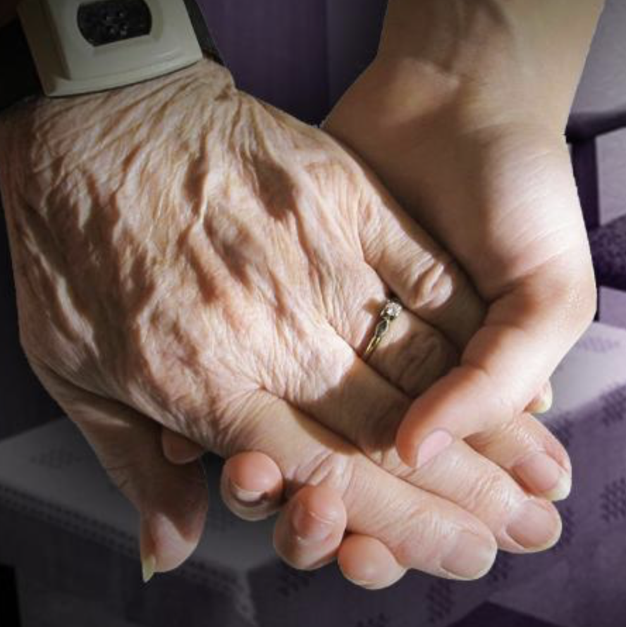 Tenn. Reverend Talks to Wife Through Window Twice a Day at Assisted Living Facility Image